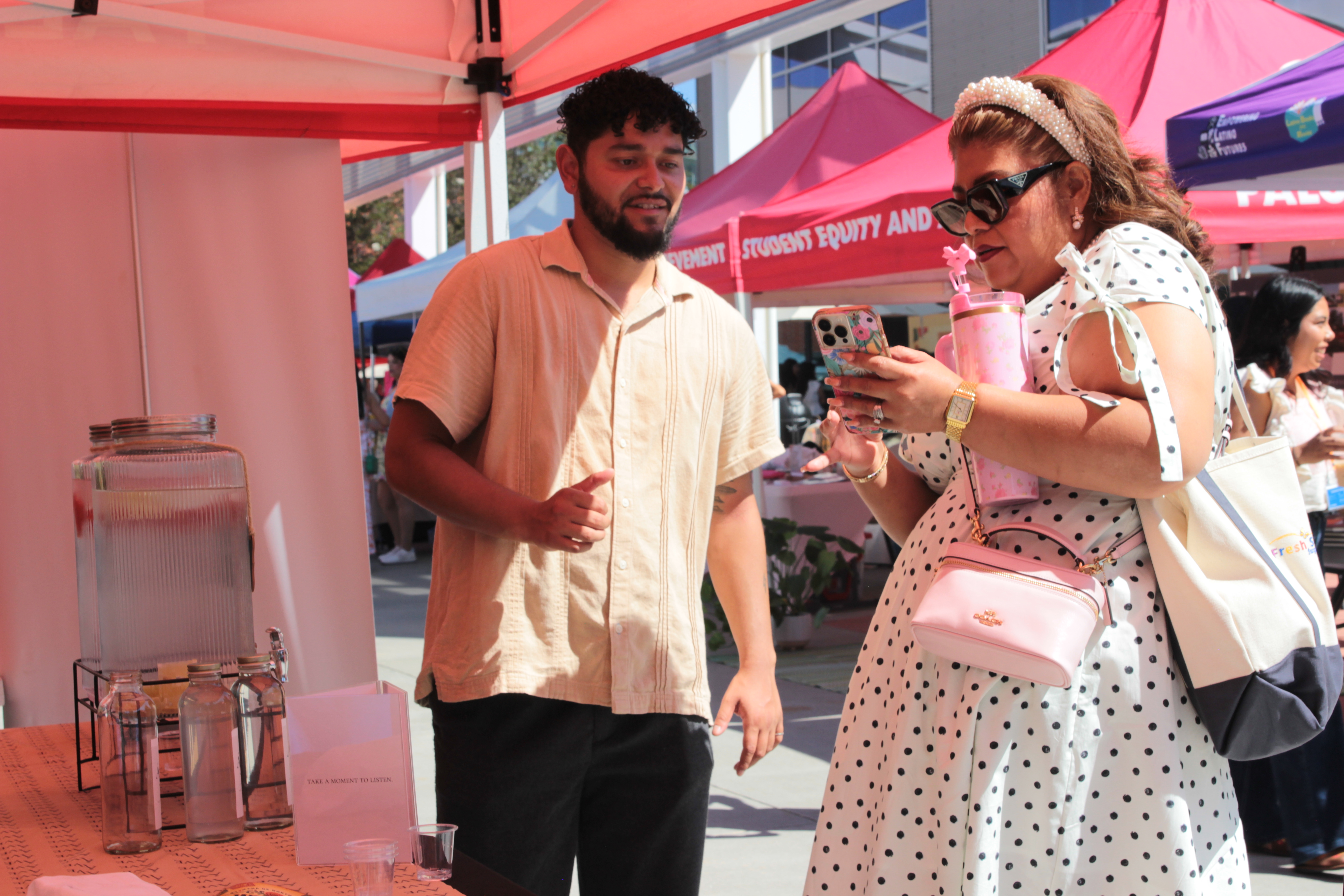 Guest engaging with Áve activation